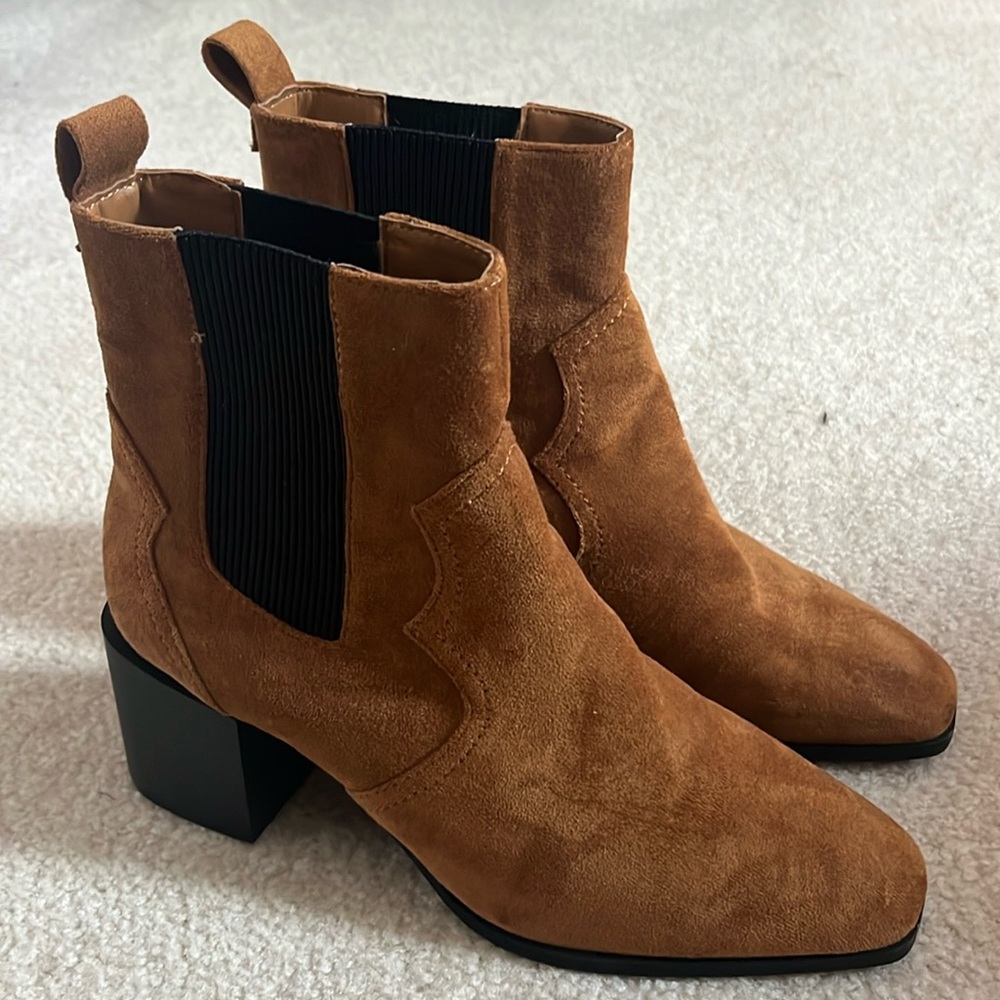 Suede forever 21 boots. Worn once.